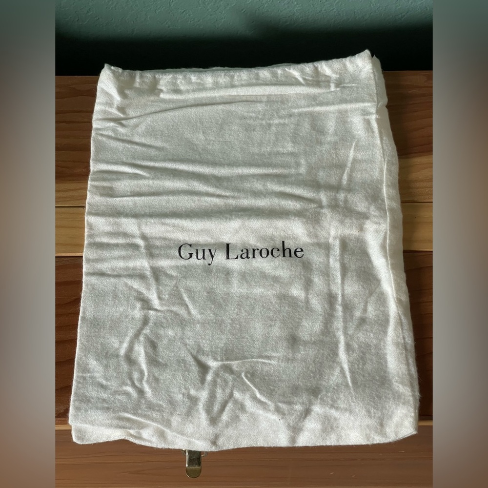 Guy Laroche Ivory dust bag 10.5x14.5”
